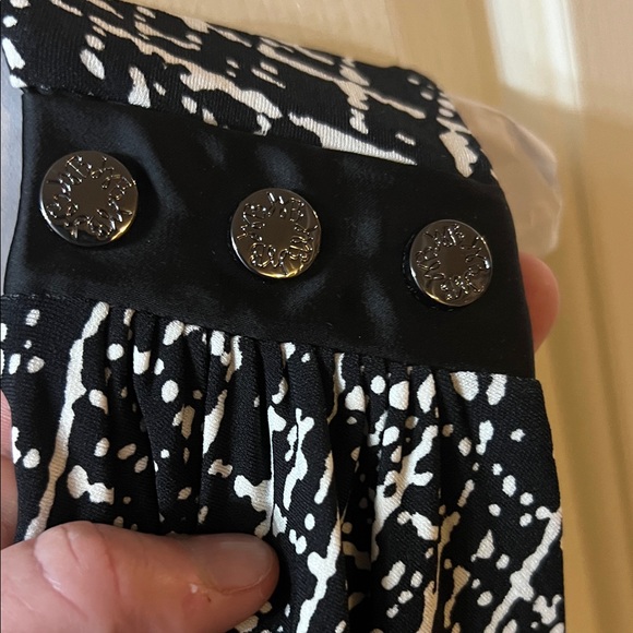 NWT Elegant Black and White Women's Dress - Picture 2 of 4